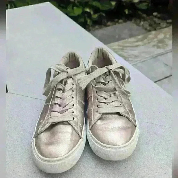 Girls Polo Ralph Lauren Sayer Logo Embroidered Leather Sneaker Mettalic- size 4 - Picture 5 of 6